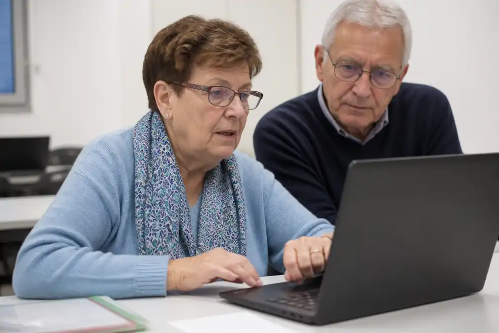 Vier op de tien Vlamingen onvoldoende digitaal geletterd, waarschuwt Ligo