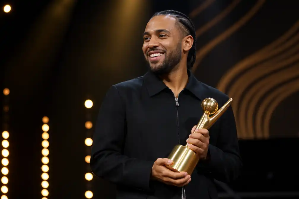 Sef wint Gouden Notekraker 2026 voor liveprestaties