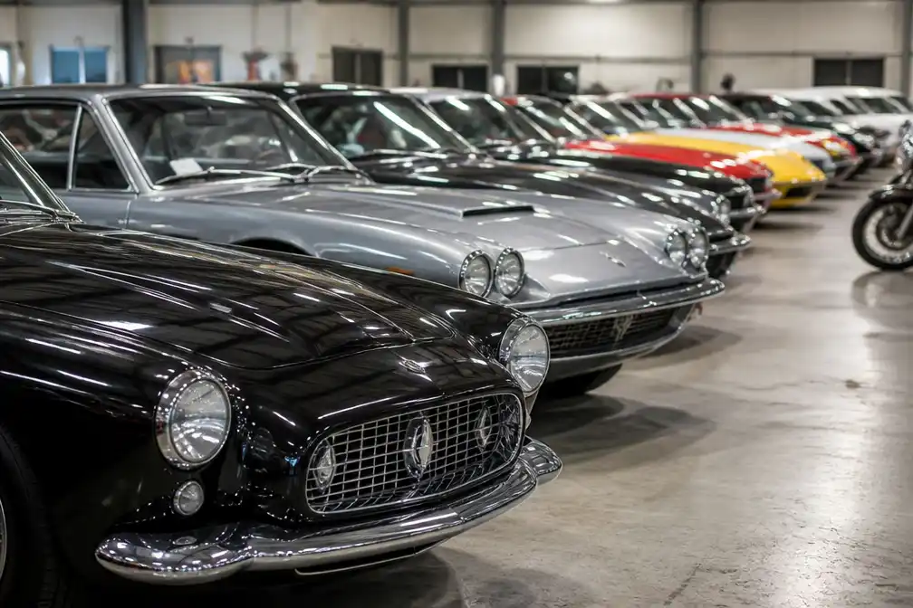 Onlineveiling gestart van autocollectie 'bingokoning' Willy Michiels