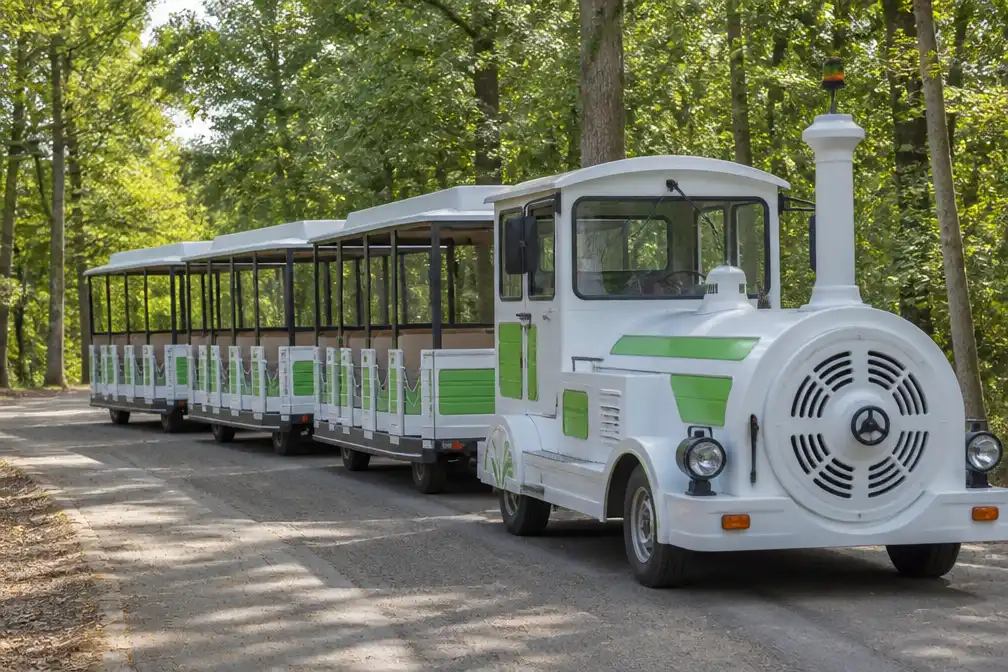 Oost-Vlaanderen trekt 550.000 euro uit voor nieuw elektrisch treintje in Puyenbroeck
