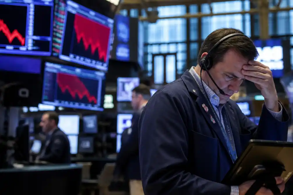 Wall Street opent lager door inflatiezorgen en geweld in het Midden-Oosten