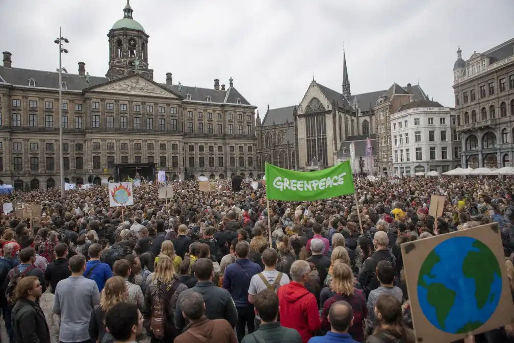 Grote opkomst bij klimaatmars op de Dam, organisaties manen kabinet tot actie