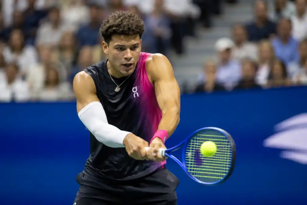 Zverev en Shelton houden opslag in US Open-finale, geen breakpoints in tweede set