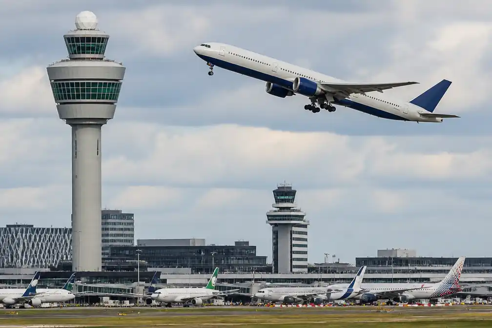 Raad van State wil uitleg kabinet over grens van 500.000 vluchten Schiphol