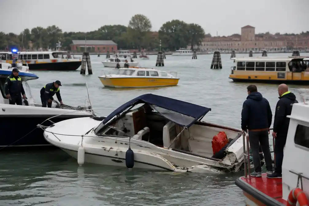 Pasgetrouwd stel sterft na botsing met watertaxi in lagune van Venetië
