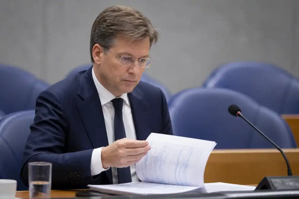 Heinen publiceert tabellen conceptbegroting na aandringen Tweede Kamer