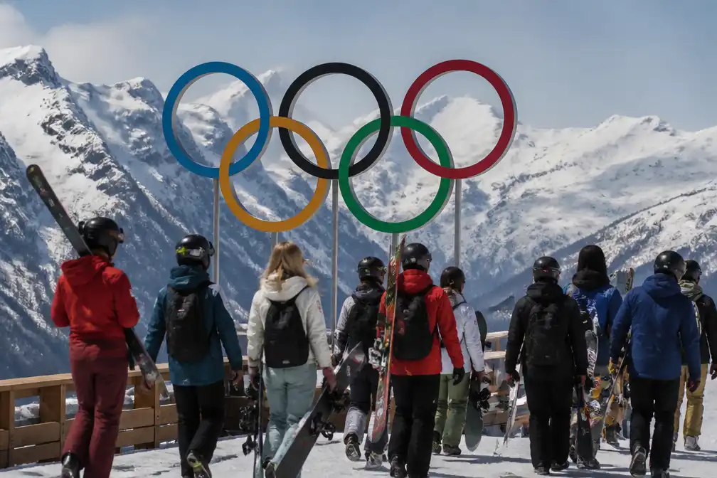 IOC kent elke olympische atleet met terugwerkende kracht beurs van 10.000 dollar toe
