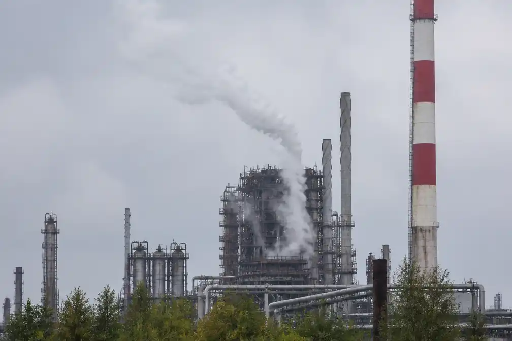 Oekraïense droneaanval beschadigt olieraffinaderij in Russische Jaroslavl
