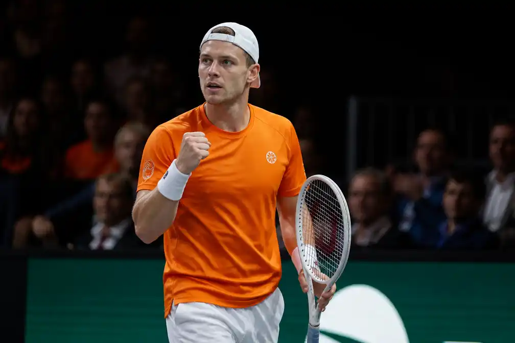 Griekspoor zet Nederland op 2-0 tegen Colombia in Davis Cup