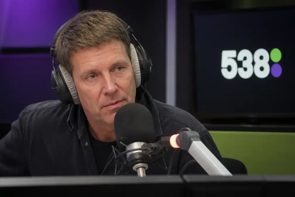 Edwin Evers staat op Radio 538 stil bij overlijden Bartina Koeman
