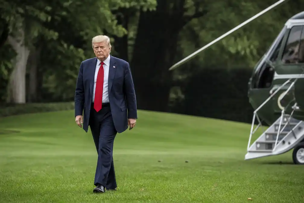 Trump breekt weekend op Camp David af en keert vroeger terug naar Witte Huis