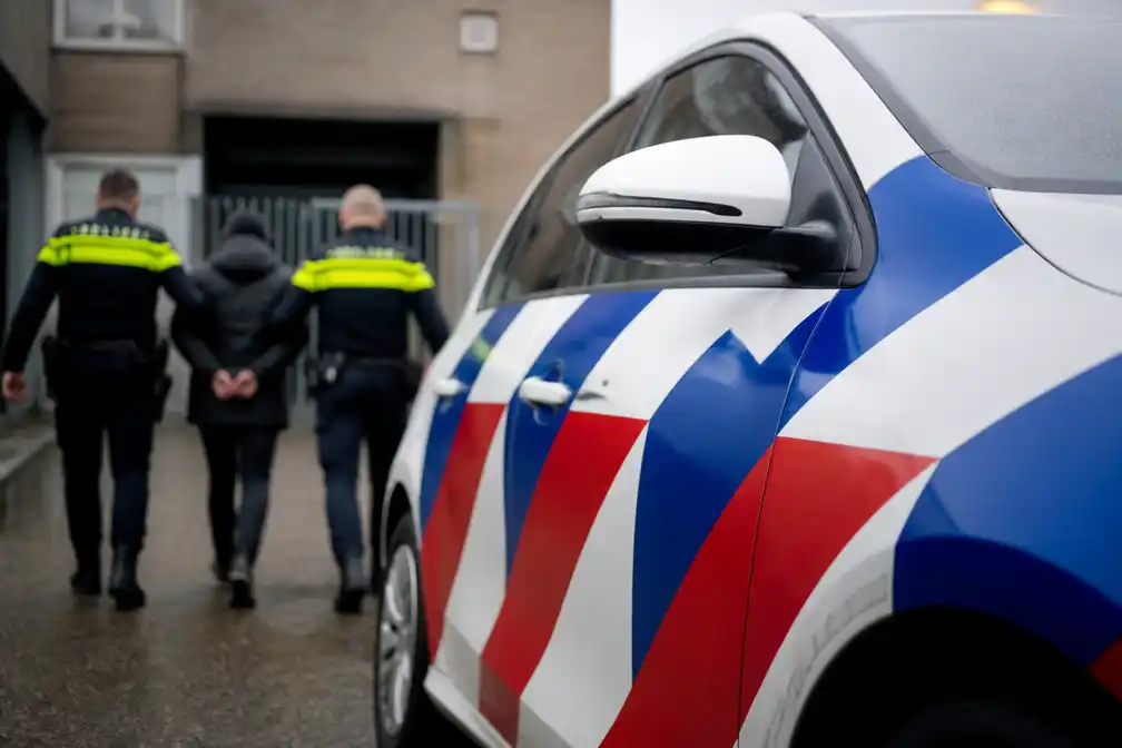 Oud-FC Twente-speler Douglas (38) vast op verdenking van huiselijk geweld