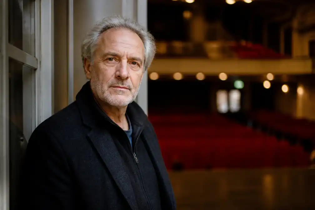 Huub Stapel speelt oudere Hendrik in nieuw theaterstuk Partizanen