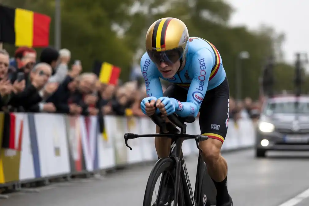 Belgisch hof trots op vierde wereldtitel tijdrijden Evenepoel