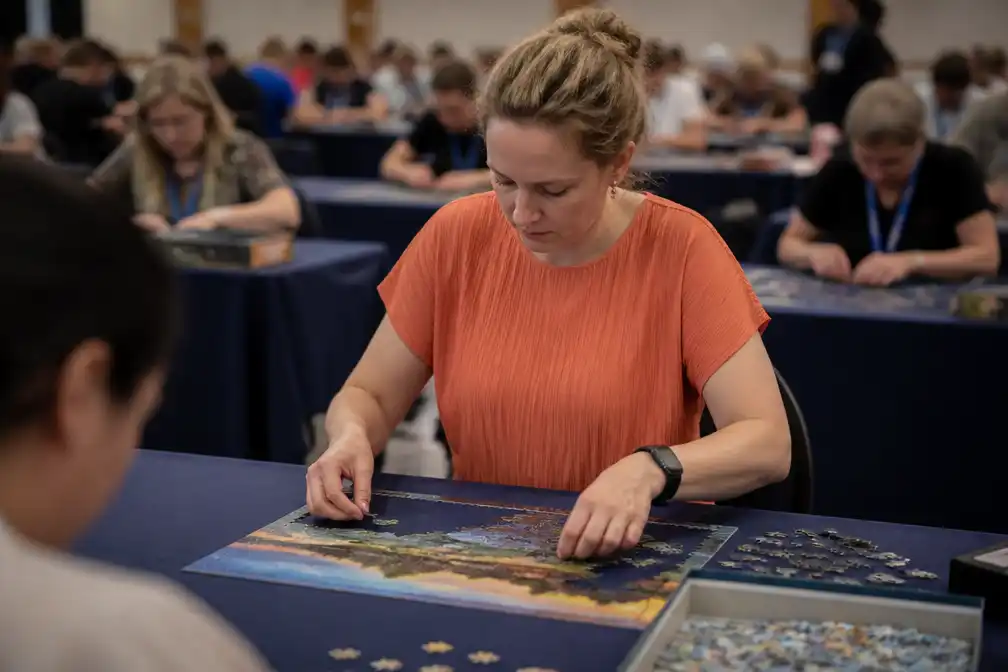 Nederlandse Maartje van der Meer wint WK puzzelen in Spanje