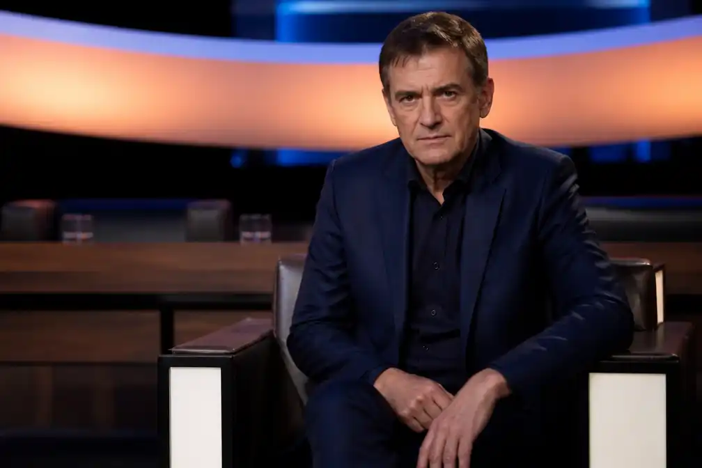 Play lanceert nieuw seizoen 'De slimste mens' met zesdelig microdrama