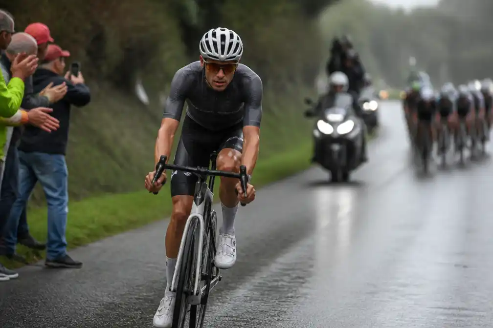 Van der Poel wint slotrit Ronde van Luxemburg met solo van 175 kilometer