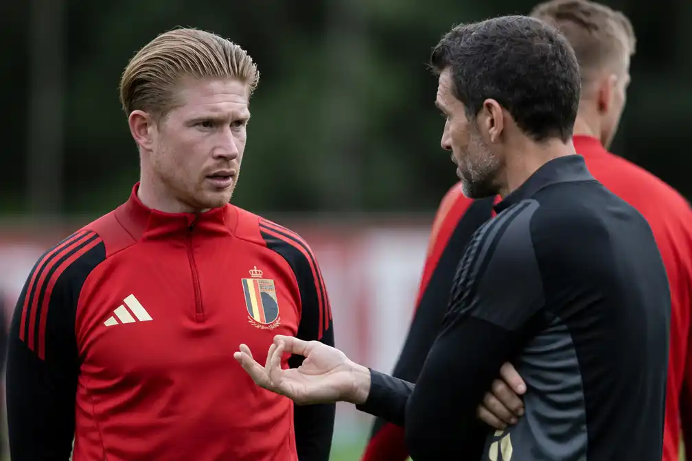 De Bruyne blijft Rode Duivel bij start van Van Bommel-tijdperk
