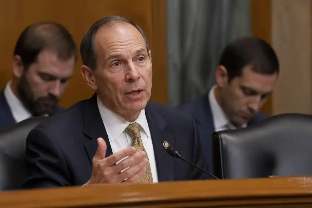 Republikeinse senator Curtis eist Congresonderzoek naar trouwfeest Donald Trump jr.