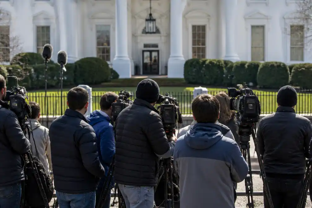 Trump laat drie nieuwsmedia 'waarschijnlijk' toe tot Witte Huis als rechter dat beveelt
