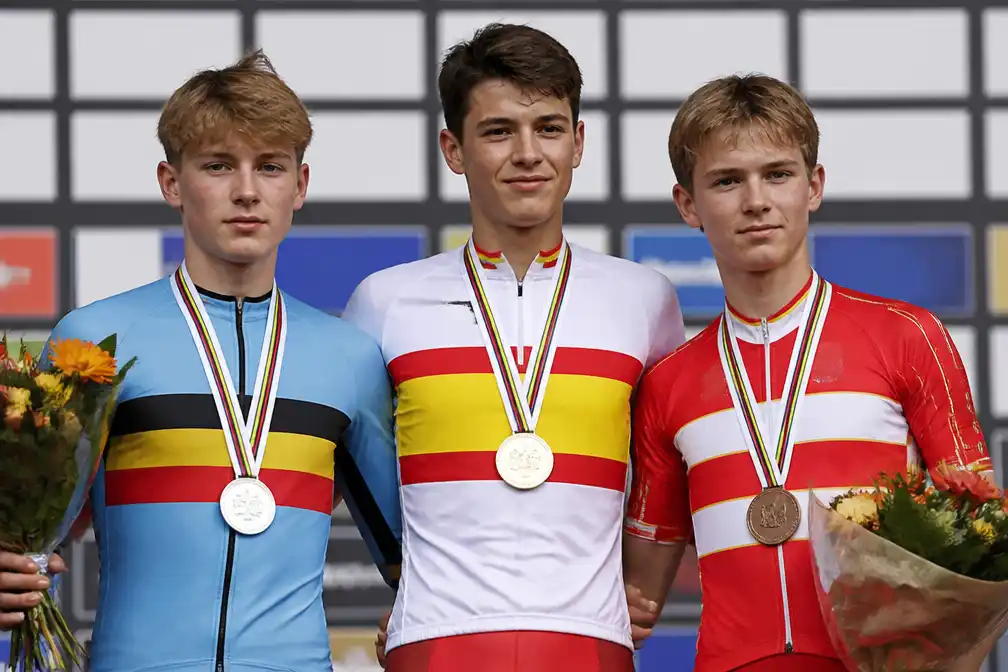 Vic De Smet pakt WK-zilver in juniorentijdrit, derde medaille voor België