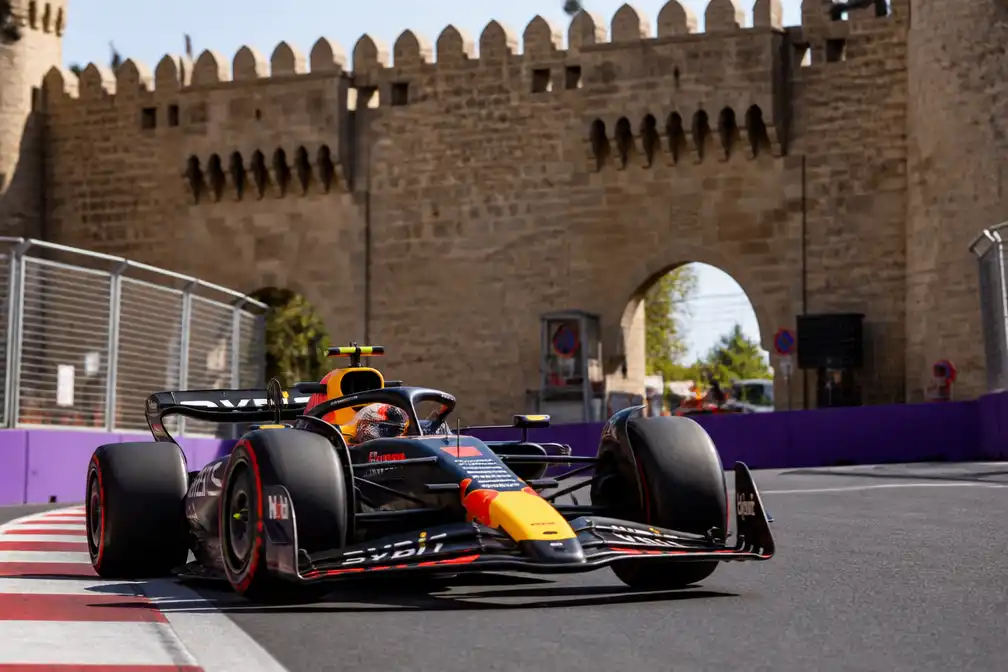 GP van Azerbeidzjan op zaterdag; McLaren onthult nieuw logo in Bakoe