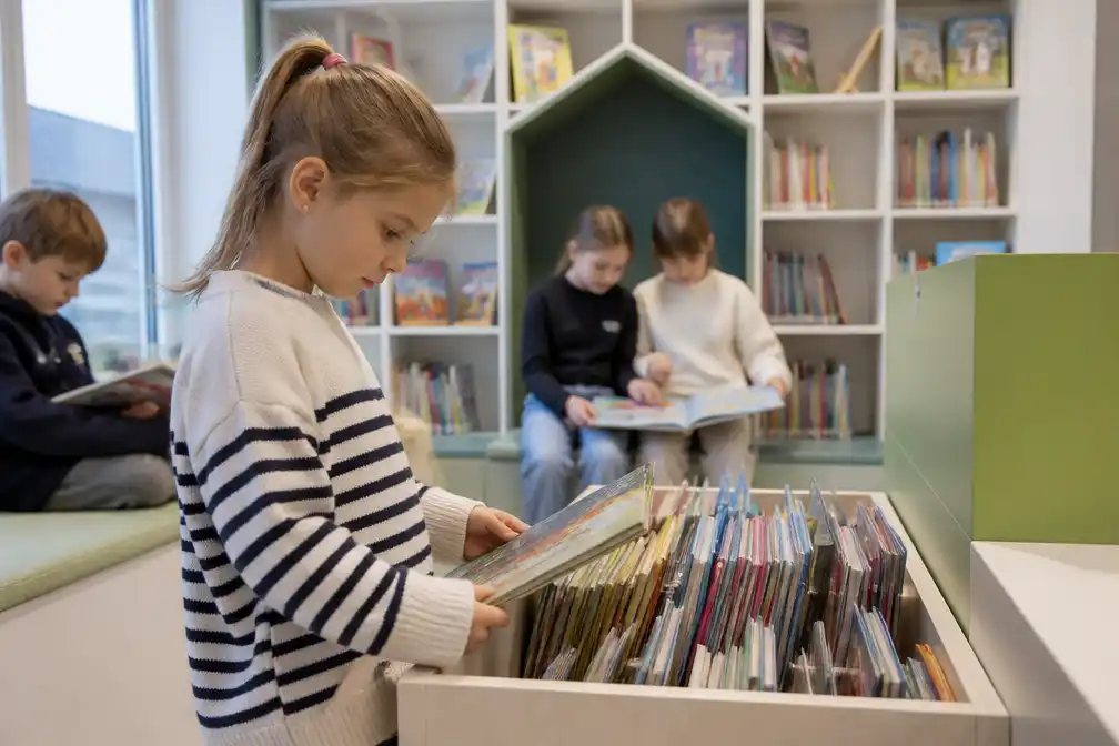 Alle 32 Hasseltse basisscholen hebben nu een eigen Bib Op School