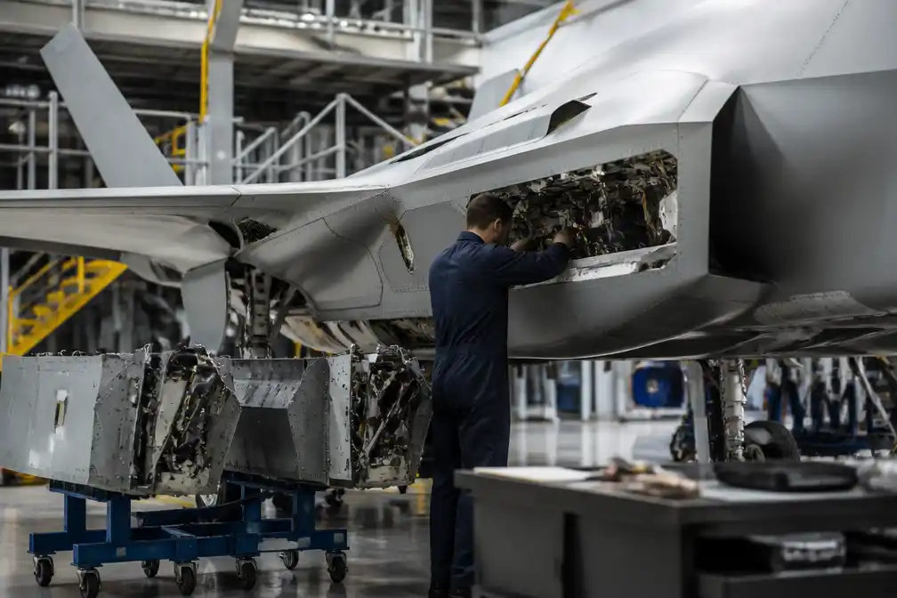 Gevoelige F-35-onderdelen na omleiding via Hongkong in Chinese handen, zeggen Bloomberg-bronnen