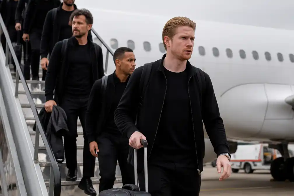 Rode Duivels vliegen met nieuwe bondscoach Mark van Bommel naar Rome voor Nations League-duel met Italië