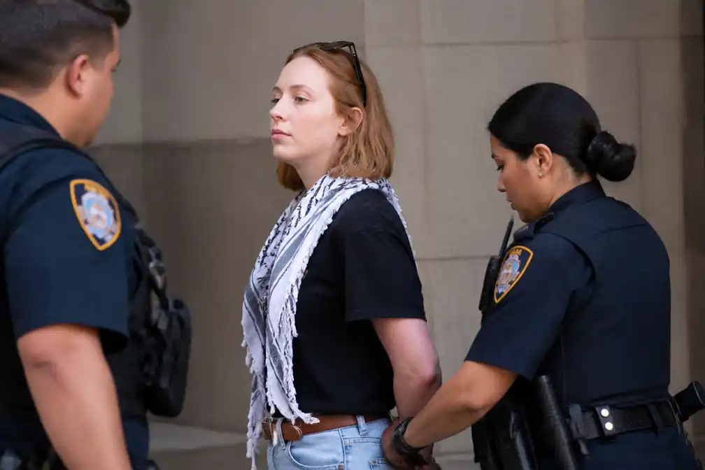 Hacks-ster Hannah Einbinder hoopt dat foto's van arrestatie aandacht vestigen op Gaza-oorlog
