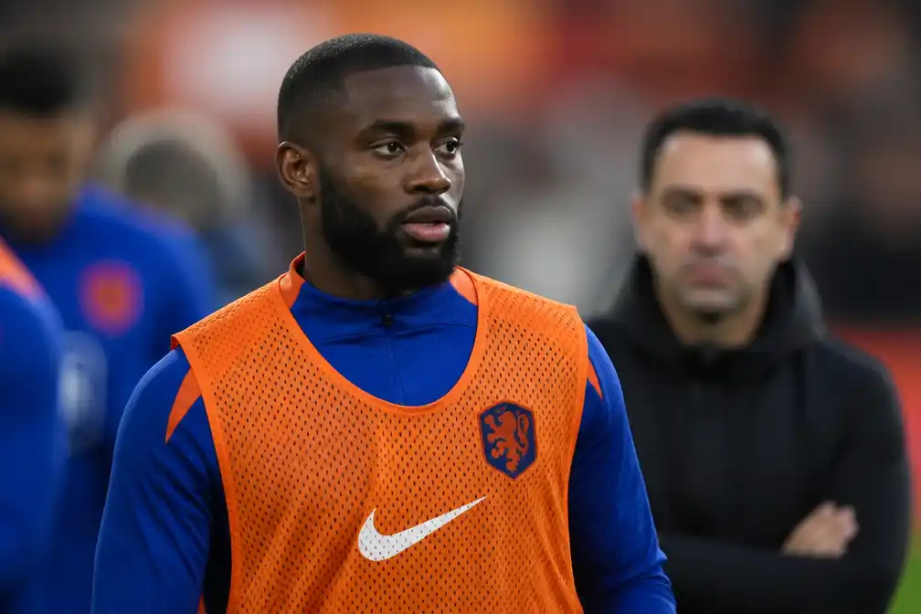 Geertruida verlaat Oranje met lichte blessure, Xavi roept geen vervanger op