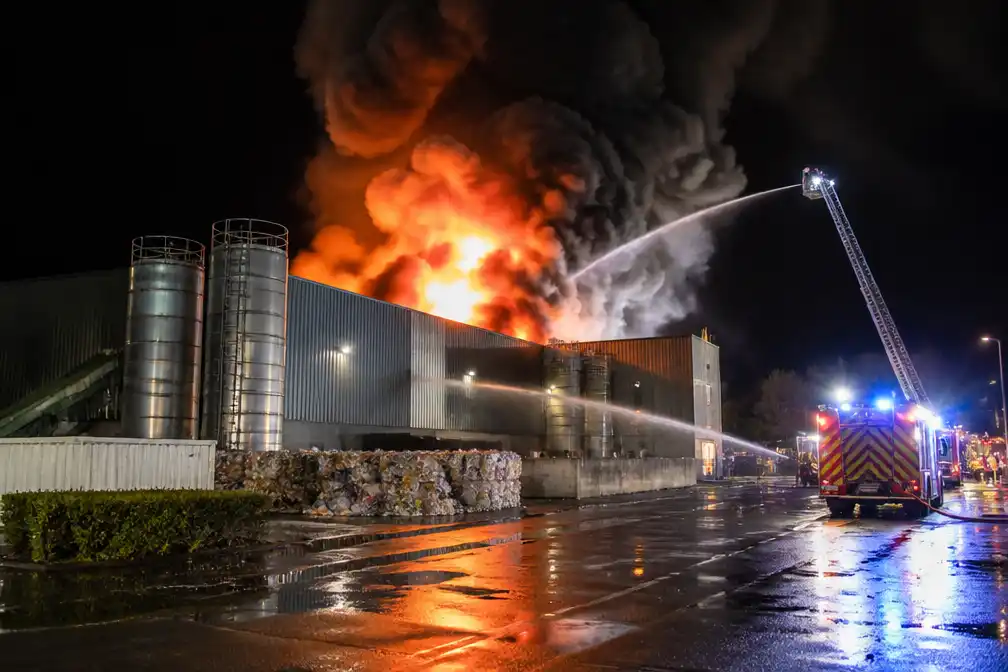 Grote industriebrand bij afvalverwerker Vanheede in Roeselare