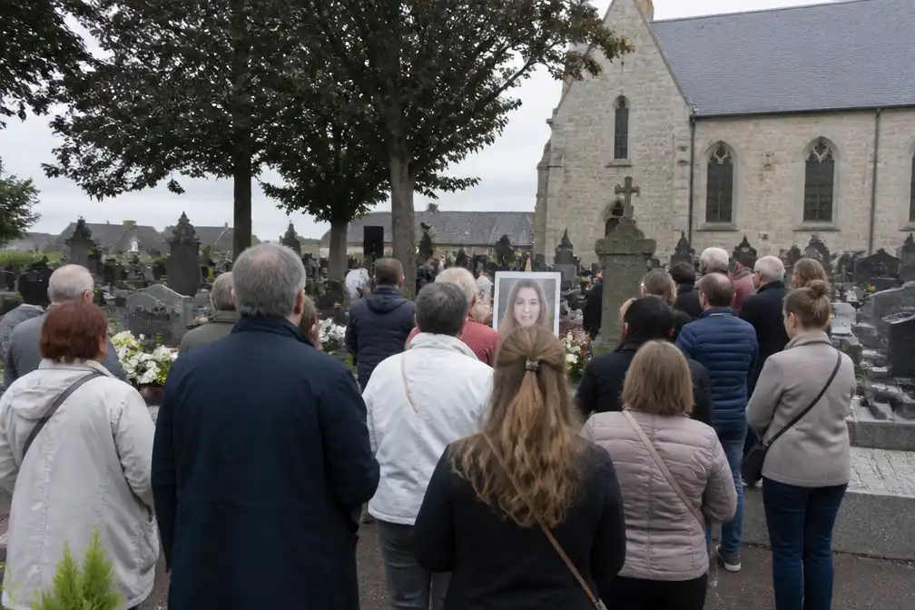 Herdenking in Gijzenzele voor Valérie D'Haese, zeven jaar na dodelijk ongeval in Maldegem