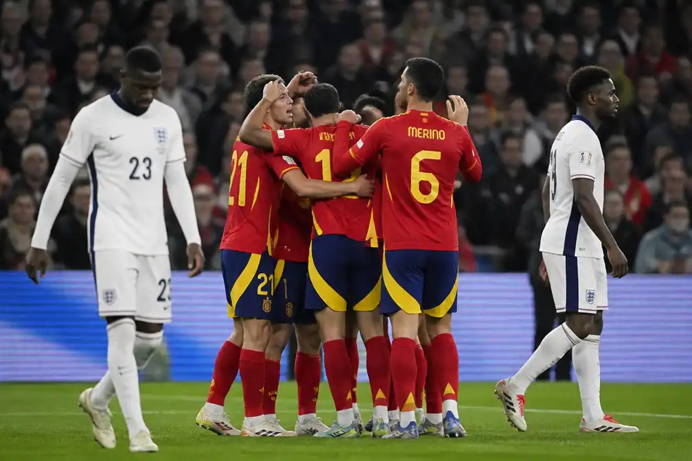 Spanje begint Nations League met 3-2 zege op Engeland in Wembley