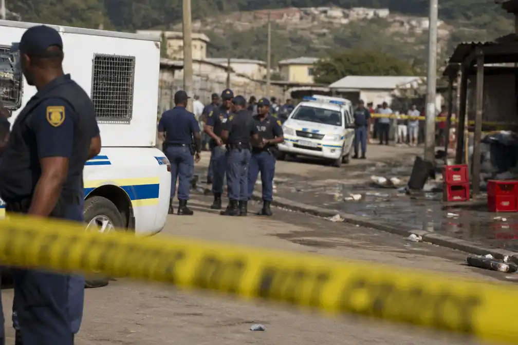 Twee massaschietpartijen in Zuid-Afrika eisen minstens 27 levens