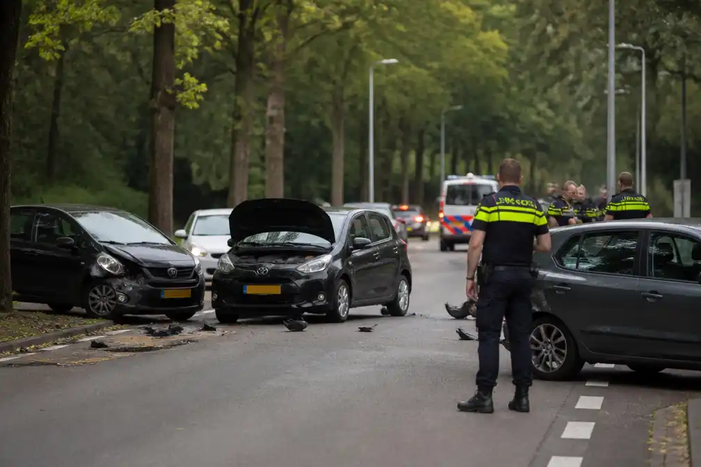 Zeven aanhoudingen in Oisterwijk na botsing met vier auto's en vechtpartij