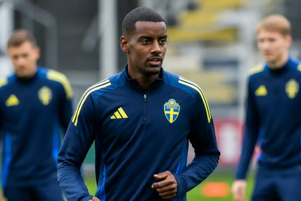 Isak verlaat Zweedse selectie met lichte blessure en mist Nations League