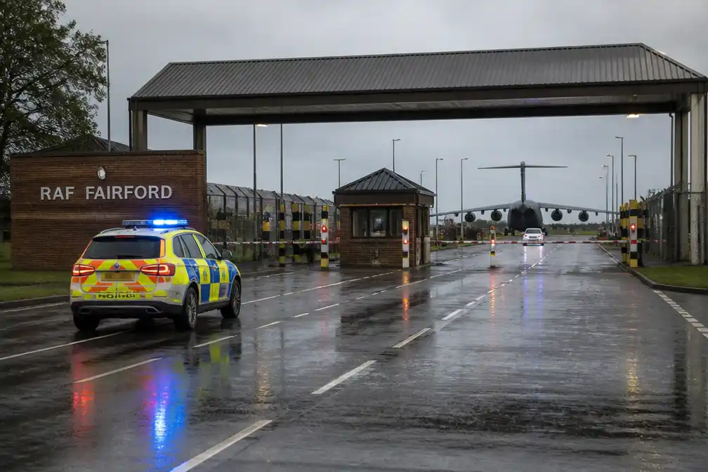 Vijf arrestaties bij RAF Fairford, antiterreureenheid onderzoekt Iraanse link