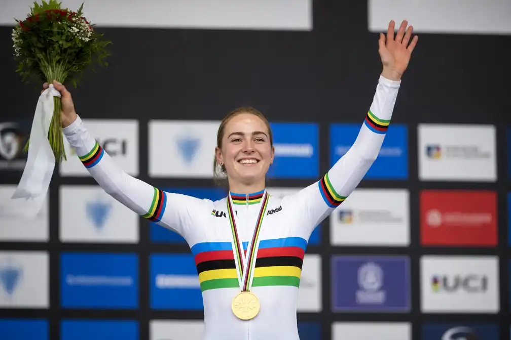 Koningspaar feliciteert Demi Vollering met eerste wereldtitel op de weg