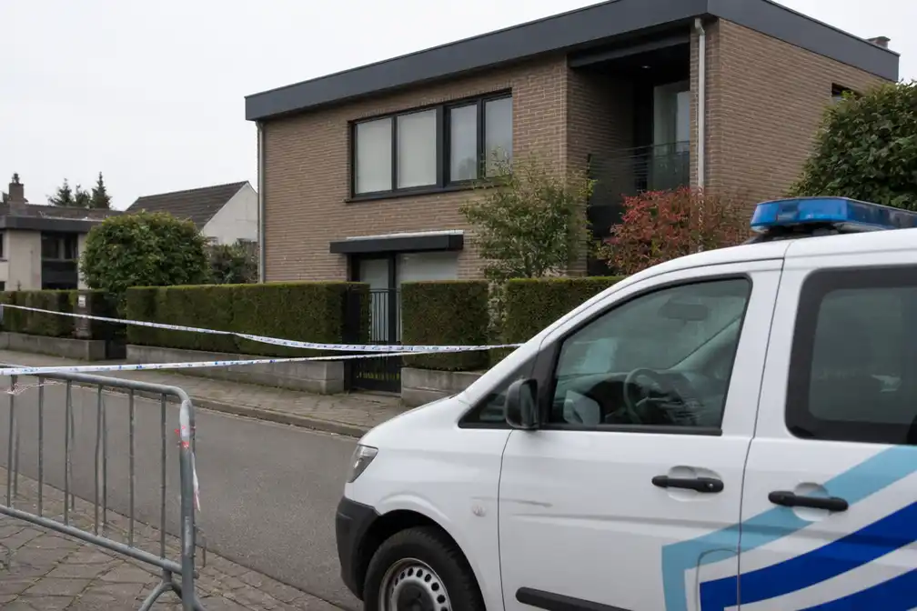 Lichamen van vrouw (51) en dochter (20) gevonden in Denderleeuw, zoon (17) opgepakt