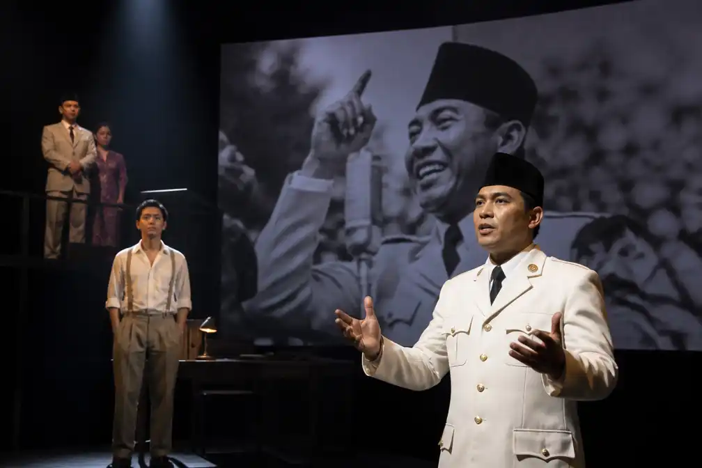 Theatervoorstelling Soekarno toont eerste president van Indonesië in twee gedaantes