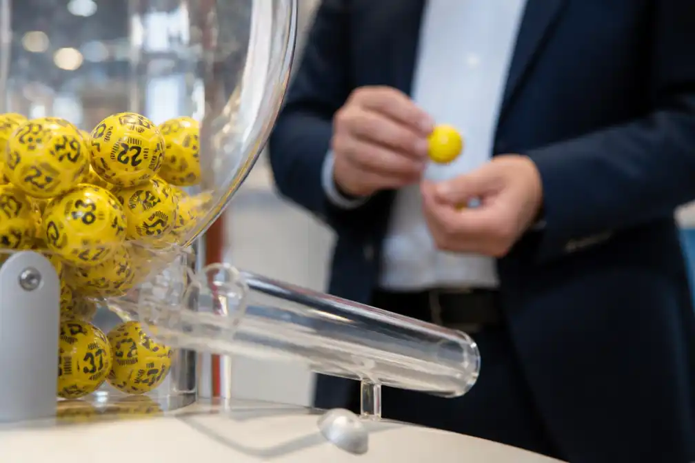 Italiaanse bankier wint 223,2 miljoen euro, ex-vrouw eist deel op