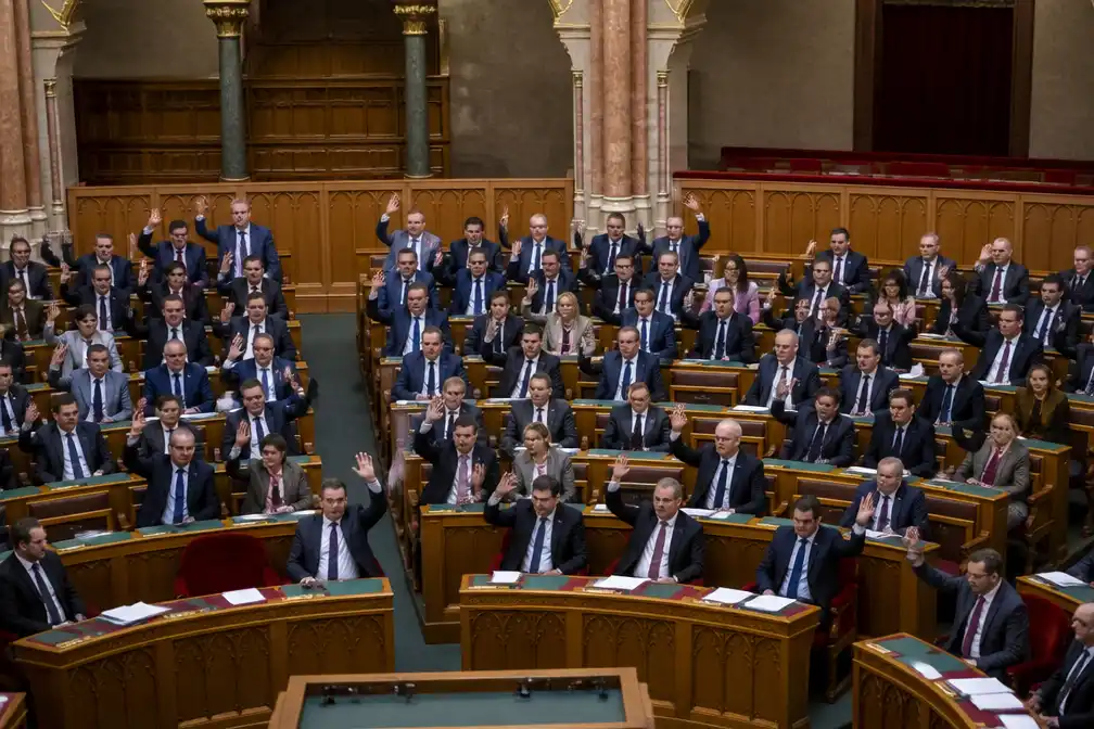 Hongaars parlement heft onschendbaarheid premier Magyar en twee oud-ministers op