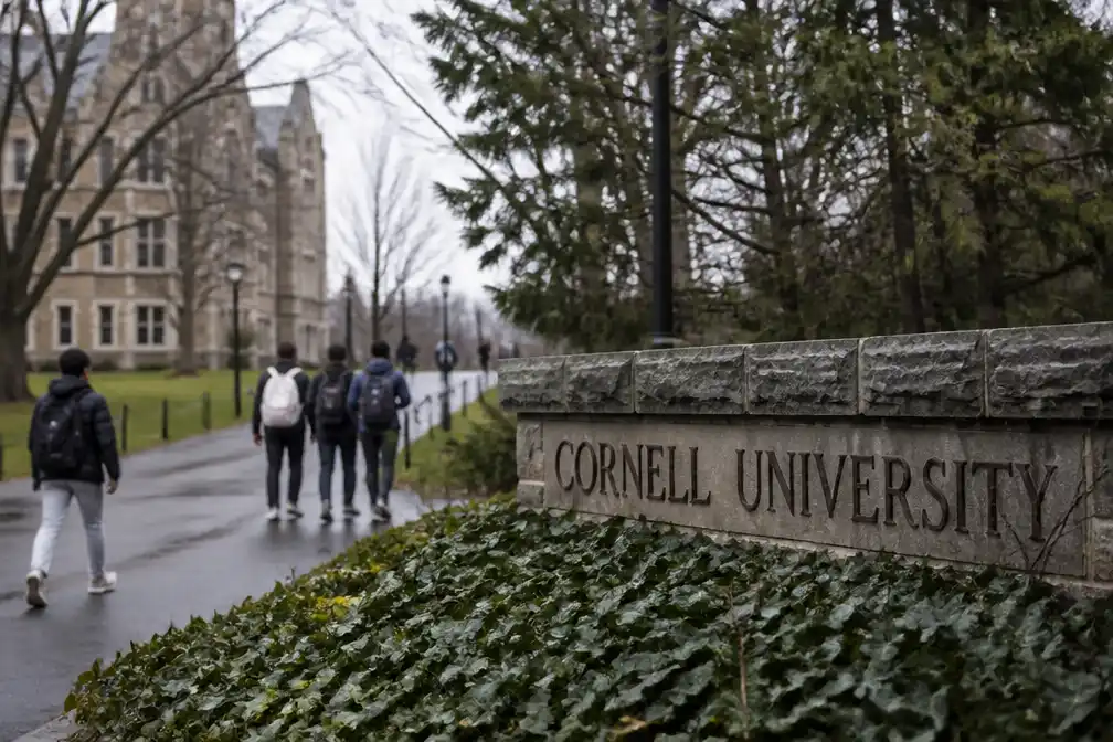 Openbaar aanklager New York heropent onderzoek naar groepsverkrachting Cornell