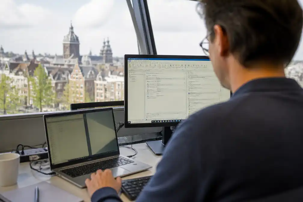 Amsterdam wil software van Amerikaanse big tech stap voor stap vervangen