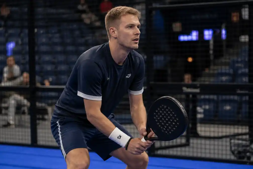 Van Betuw (27) grijpt naast kwalificatie bij Premier Padel in Rotterdam Ahoy