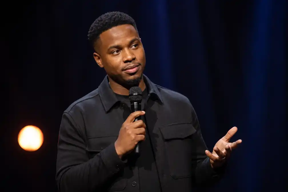 Jay Francis kondigt theatertournee 2027 aan met nieuwe show Tunnelvisie