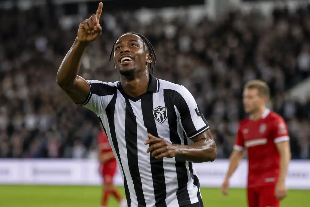 Jean-Paul N'Djoli: elf goals voor Heracles na vierde divisie in Zwitserland