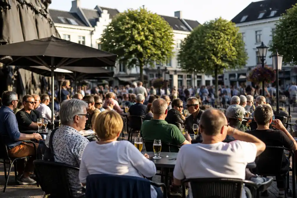 Terrassen in Wetteren vol tijdens warme nazomerdag