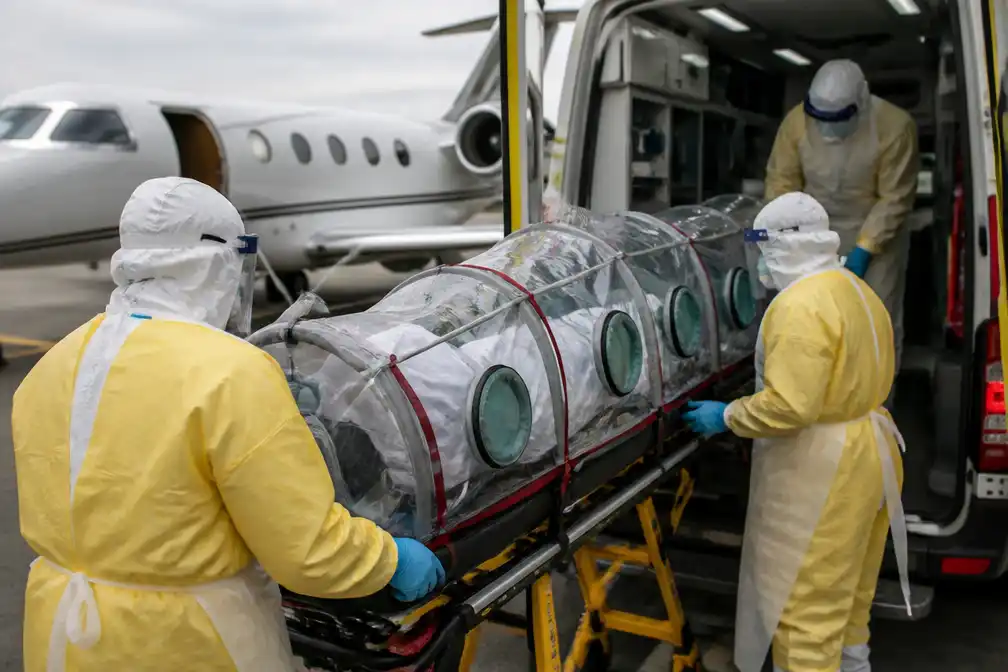 Met ebola besmette hulpverlener van Artsen zonder Grenzen naar Leiden